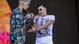 Camila Vallejo y el look de Abel Zicavo en Lollapalooza: La polera de Gladys Marín es mía