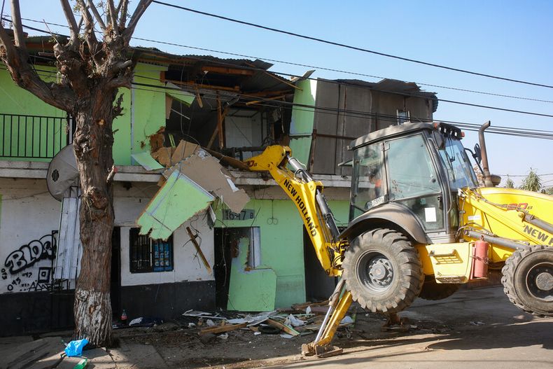 Demolicion casa narco en la Renca Imagen referencial.jpg