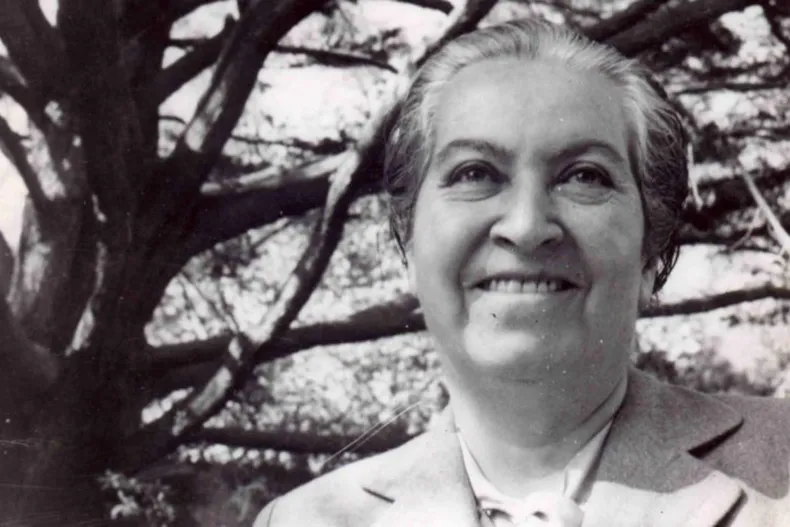 17078 gabriela mistral.webp