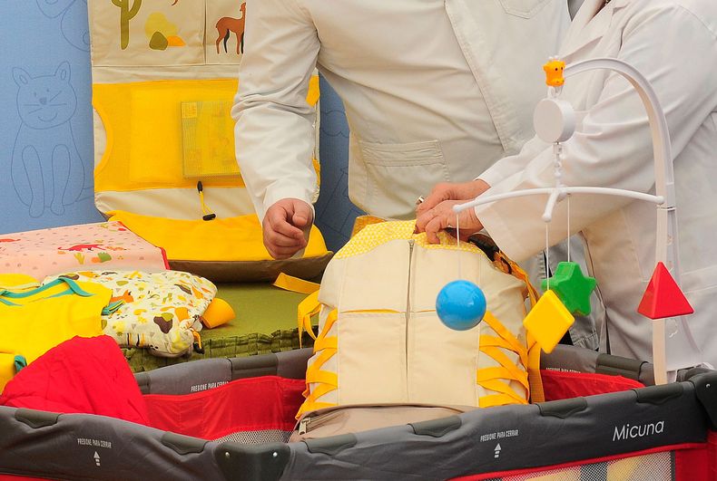 Ajuar a recién nacidos sufrirá recortes tras decreto firmado por Jorge Quiroz - Agencia Uno