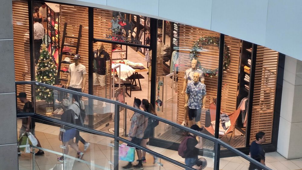 Argentinos fanáticos del turismo de compra en Chile: Sólo en enero ingresó medio millón de trasandinos al país