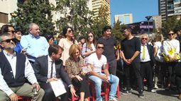 Esteban Paredes acompañó a Evelyn Matthei en actividad municipal donde se regalaron 6 mil libros