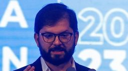 Boric llama a la banca a facilitar los créditos al sector de la construcción