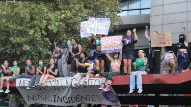 El Desconcierto | 12464 imagen de mujeres en la marcha por el 8m.webp