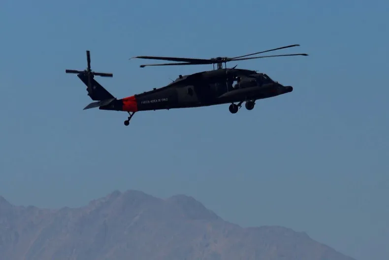 desaparicion de helicoptero black hawk en aysen ministra delpiano afirma que todos los recursos estan desplegados.webp