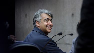 Marco Enríquez-Ominami queda con firma mensual tras ser formalizado por delitos tributarios