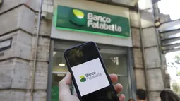 Formalizan a cajera de Banco Falabella: infló depósito de $9 millones a $90, facilitó millonario retiro y se compró auto nuevo