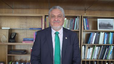 pedro palominos: la ia siempre dice que si, se amolda a como piensas. eso te puede llevar a creer en una religion ficticia