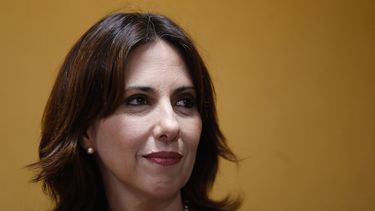 Iguales le ofrece clases de educación sexual a Alejandra Bravo porque está preocupantemente confundida