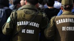 “Te detengo porque odio a los negros: Colombiana denuncia racismo de Carabineros al ser detenida sin motivo a la salida de un local en Bellavista