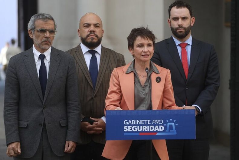 6941 interiorencrisis.jpg