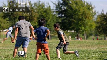 El Desconcierto | 3238 jugando futbol.jpg