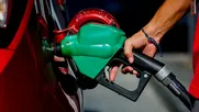 bencinazo de kast: estos son los lugares donde se puede comprar combustible mas barato en santiago