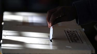 Perú celebrará elecciones presidenciales en medio de récord de fallecidos por COVID-19