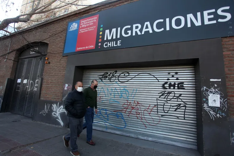 extranjera intento apelar al arraigo familiar y laboral tras ser expulsada de chile por trafico de drogas suprema rechazo.webp