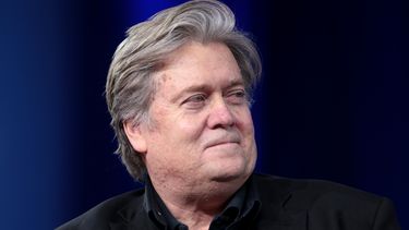 Famosos y lectores obligan a revista ‘The New Yorker’ a expulsar a Steve Bannon de un festival de cultura
