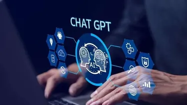 Alertan que ser amable con ChatGPT gasta más agua y energía: Ingenieros advierten por la cortesía digital