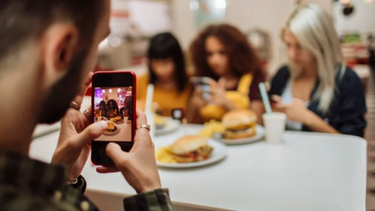 Videos cortos y con influencers: Estrategias de marketing preferidas por empresas para recuperar inversión