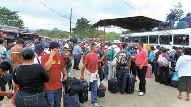 Miles de jóvenes nicaragüenses migran hacia Costa Rica para huir de la violencia y represión del gobierno de Ortega