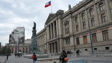Estudiantes deudores llevan a la justicia negativa a inscribirse o titularse: entre la autonomía universitaria y derechos