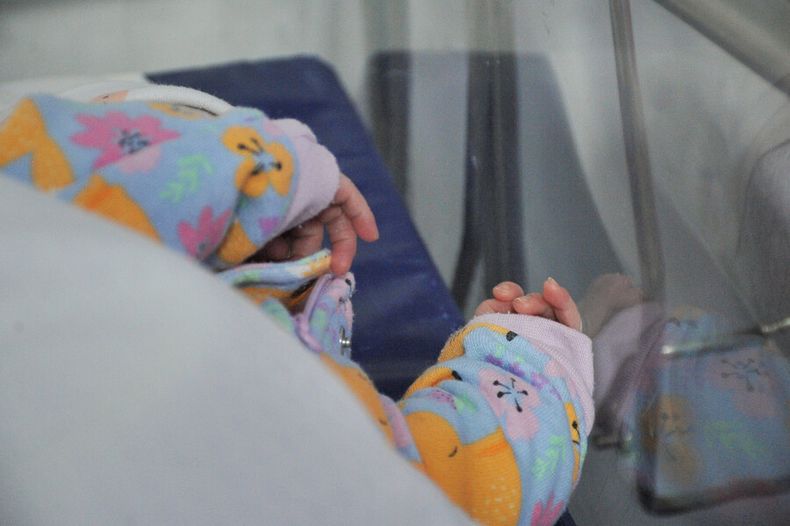 alertan por baja de natalidad en chile: 1,3 hijos por mujer y el primero sobre los 30 anos.jpg