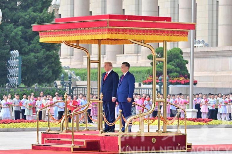El presidente de Estados Unidos Donald Trump se reunió con su par Xi Jinping en Beijing, abordando temas de relevancia global. - Agencia Xinhua