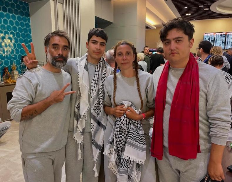 Activistas chilenos de la flotilla Global Sumud.