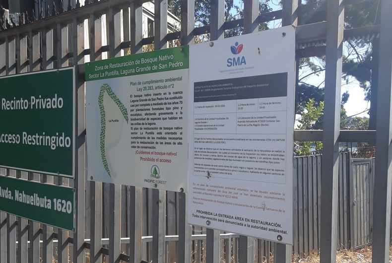 Acceso a laguna en San Pedro de la Paz.jpg