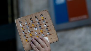 Alcalde de Coyhaique hará bingo para pagar sueldo de profesores: “El panorama es desolador”