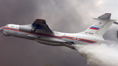 SuperTanker soviético: Vladimir Putin ofrece poderoso avión que descarga 42 toneladas de agua