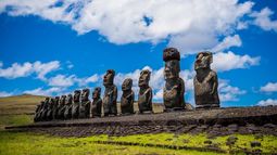 Unesco cifra en 22 las estatuas dañadas en Isla de Pascua por el fuego en 2022