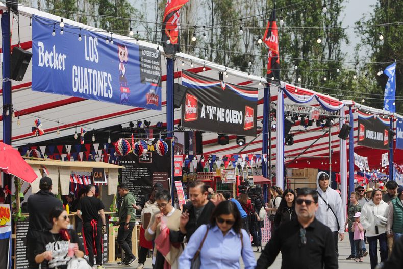 Buscan extender las Fiestas Patrias en Chile - Agencia Uno