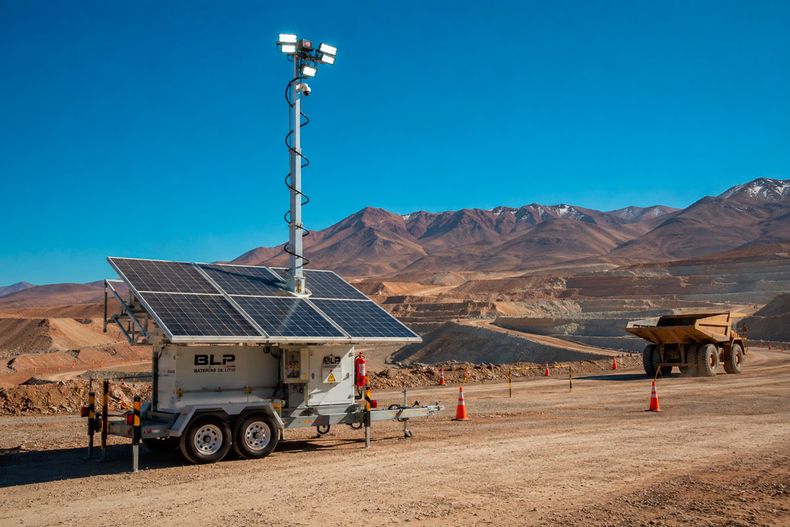 Fotografía referencial sobre minería y energía solar - Imagen cedida