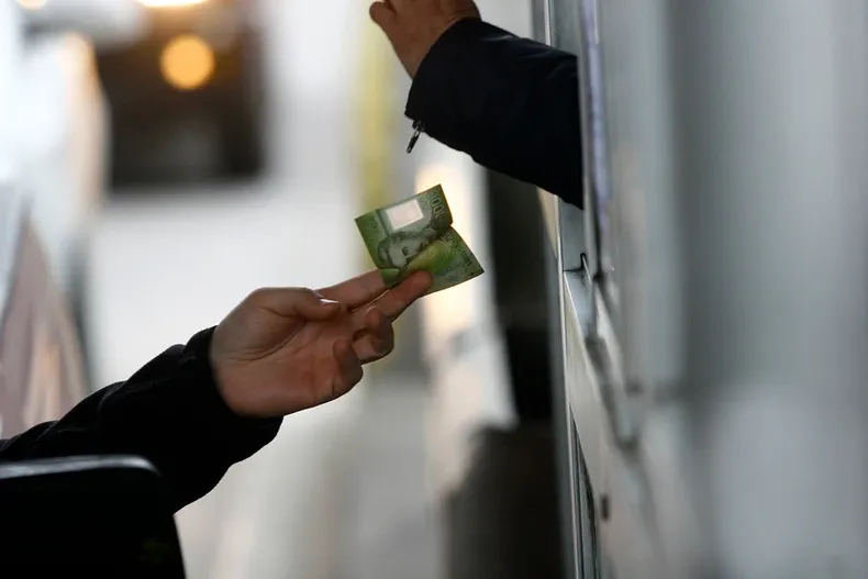 las rutas y horarios del  peaje a luca   revisa los detalles para salir de santiago este ano nuevo.webp