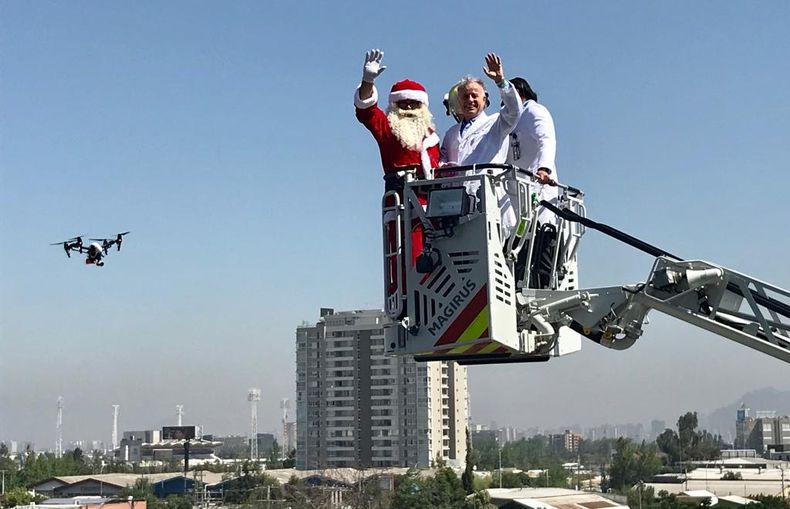 Santelices viejo pascuero.jpg