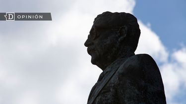 El Desconcierto | 4214 estatua de salvador allende.jpg