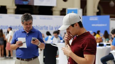 Informe de la OCDE indica que millennials chilenos tendrán peores jubilaciones que sus abuelos