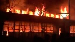 VIDEO| Pandemonium en Sudáfrica: 73 muertos en edificio arrendado por ONG para refugiadios