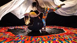 Afrodescendientes reivindican la negritud en Chile con obra de danza