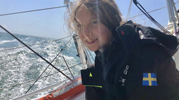 Greta Thunberg comienza su viaje en velero cero emisiones que la traerá a la COP25 en Chile
