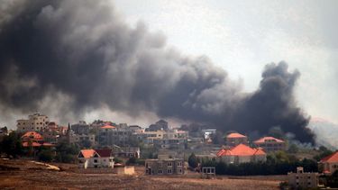 Israel sigue atacando al Líbano cuando se cumple un año del ataque de Hamas en su territorio