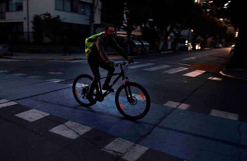 17867 cortes de luz en santiago este lunes 23 de junio.jpg