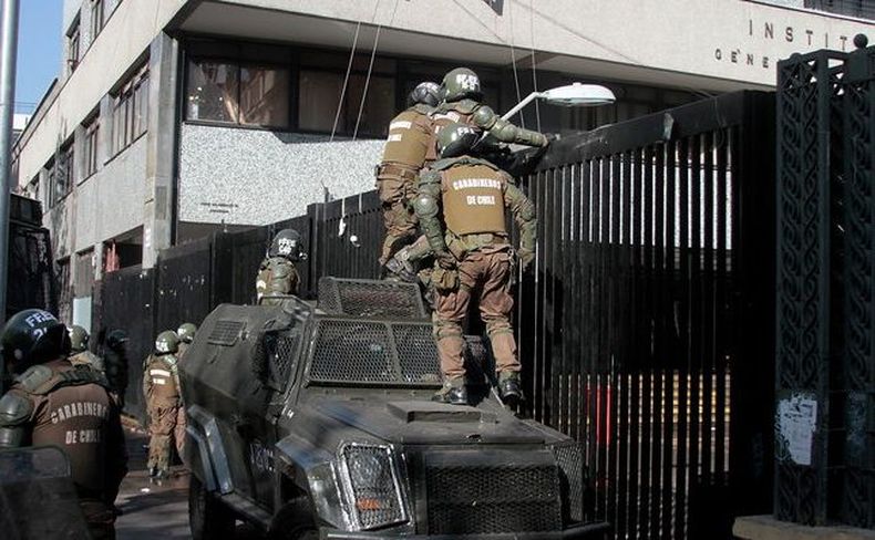carabineros instituto nacional e1566912480461.jpg