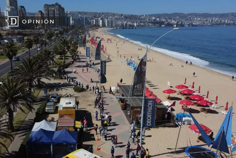 24843 foto de la playa los marineros en vina del mar.webp