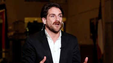 Winter pide indagar los millones gastados por Rojo Edwards en Facebook contra el gobierno