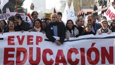 Paro docente: Cubillos entrega “salida alternativa” y profesores votarán el miércoles