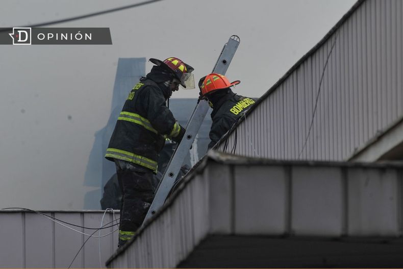 7456 imagen de bomberos trabajando.jpg