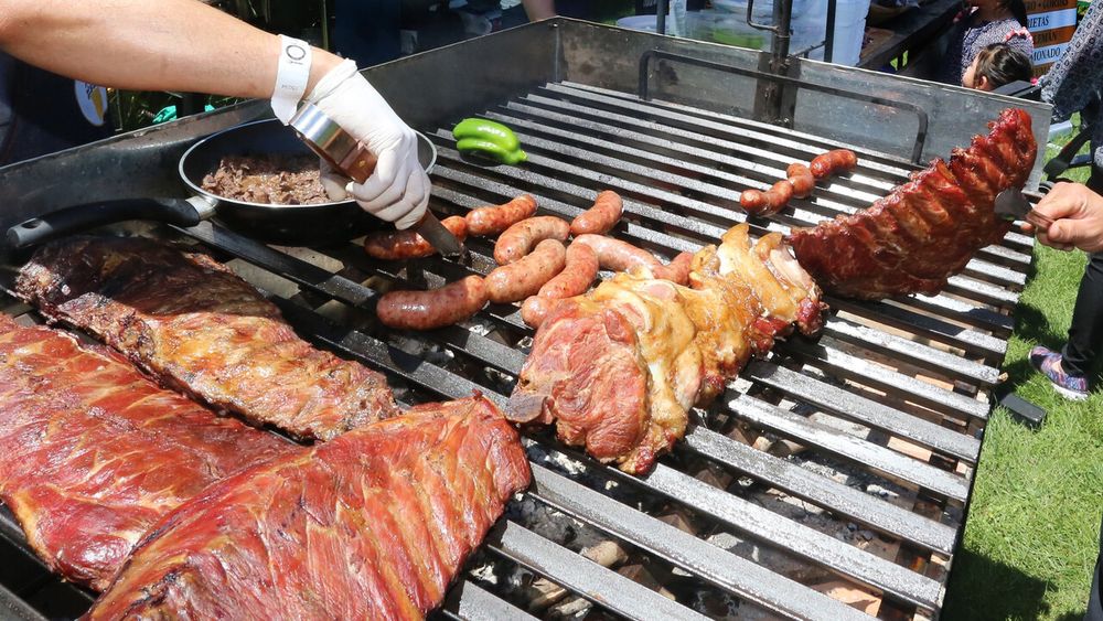 El asado le gana a las fondas estas Fiestas Patrias 2026 - Agencia Uno