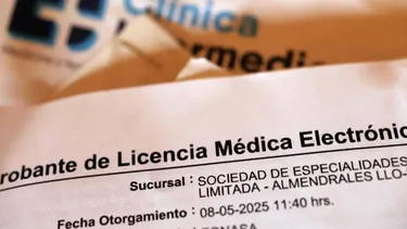 Echaron a nutricionista tras viajes reiterados a Argentina y uno a México con licencia médica: Intentó revertirlo pero perdió