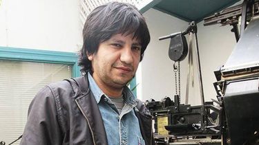 Alejandro Zambra: Recién cuando haya una nueva Constitución vamos a vislumbrar la posibilidad de un nuevo comienzo